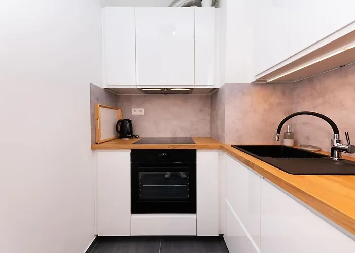 Chic206 Retreat: Modern 1br Gem With Balcony By Nw *